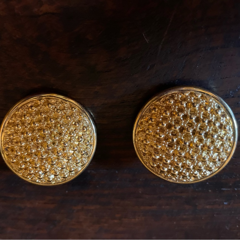 50% off sale 🌟Vintage gold clip on earrings metal Joan Rivers brand 19…